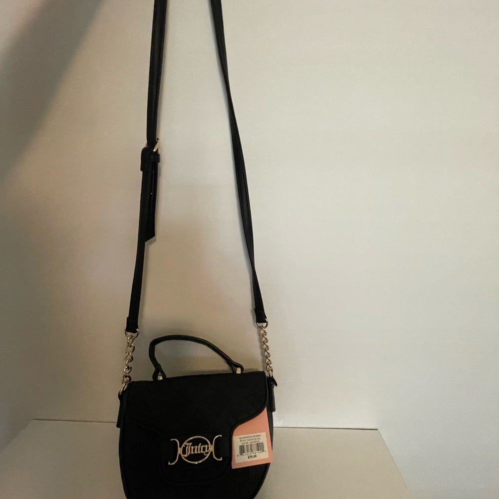 Chic Black Handbag with Chain Strap